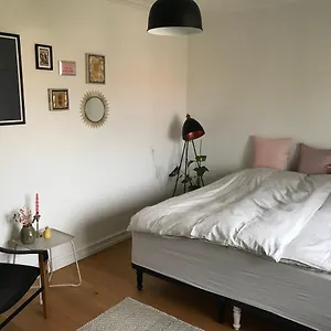 Charming Private With Private Bathroom Privatunterkunft